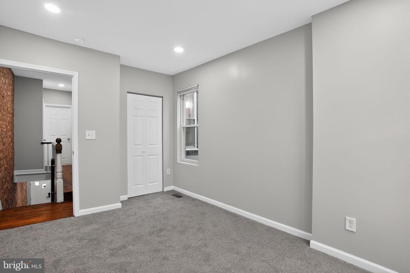 1346 N Dover Street photo 28