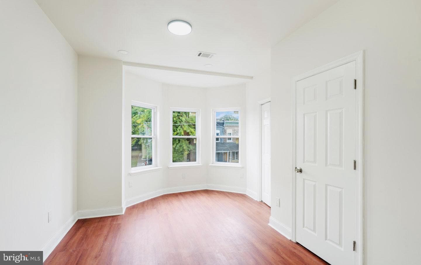 4847 Fairmount Avenue photo 22