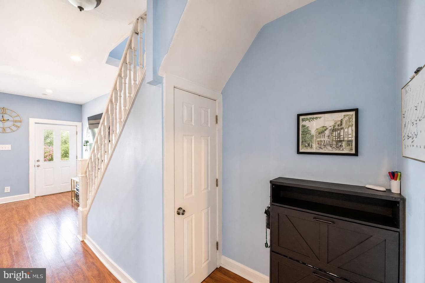 566 Martin Street photo 12