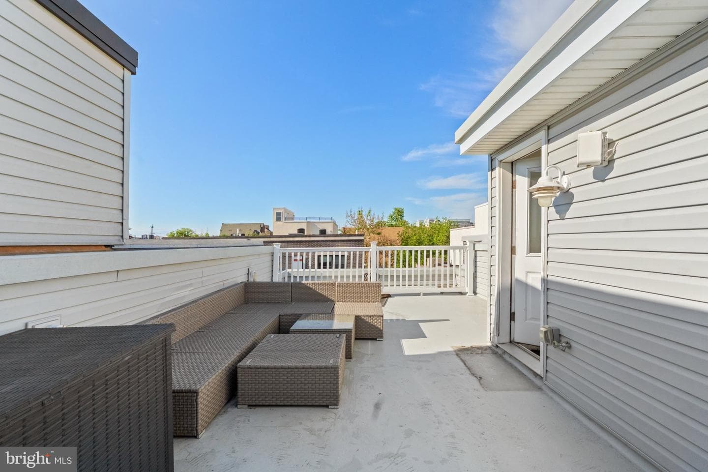 1528 W Seybert Street photo 38