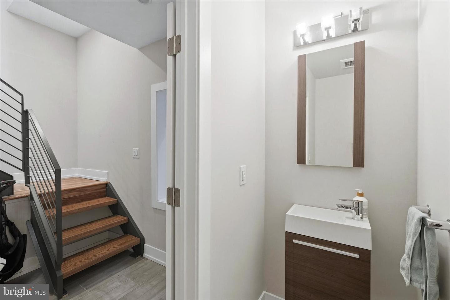 1101 N Galloway Street photo 33
