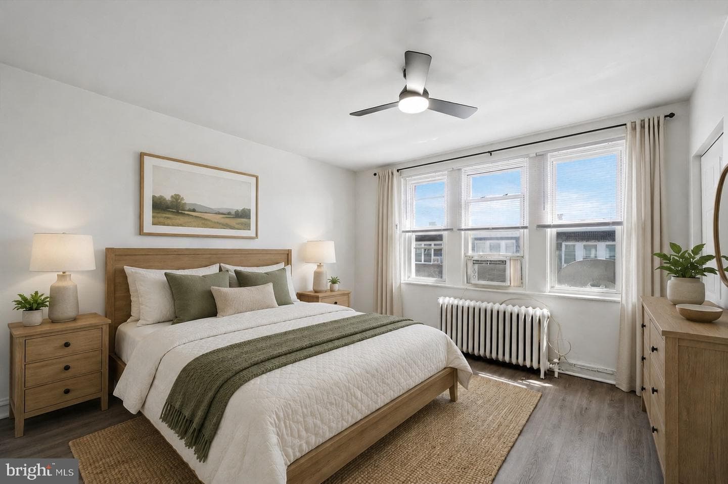 3213 W Hilton photo 16