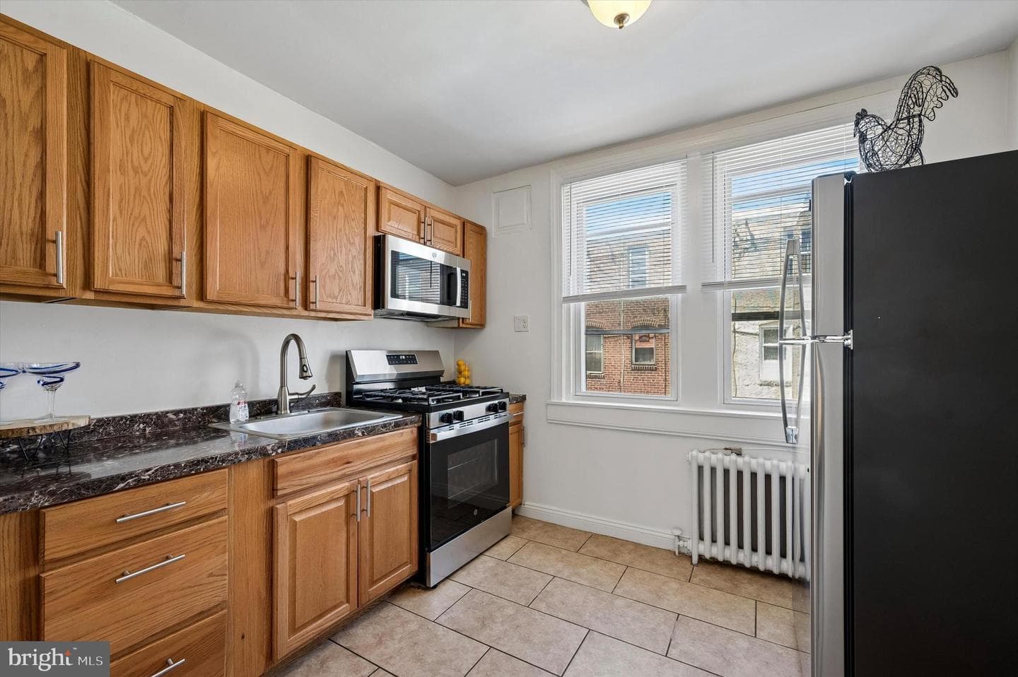 3213 W Hilton photo 9