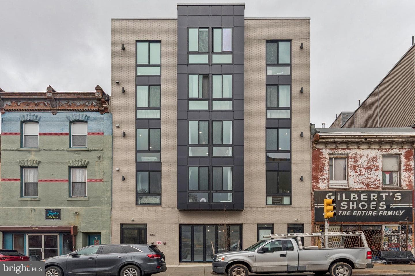 1648-50 Ridge Avenue #302 photo 32