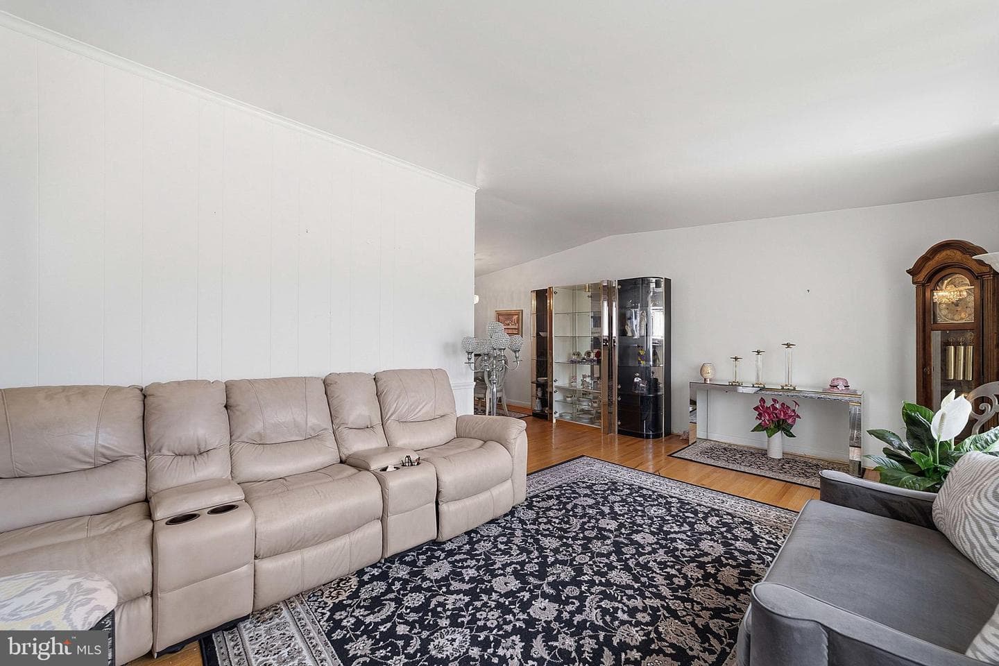 7828 Summerdale Avenue photo 3
