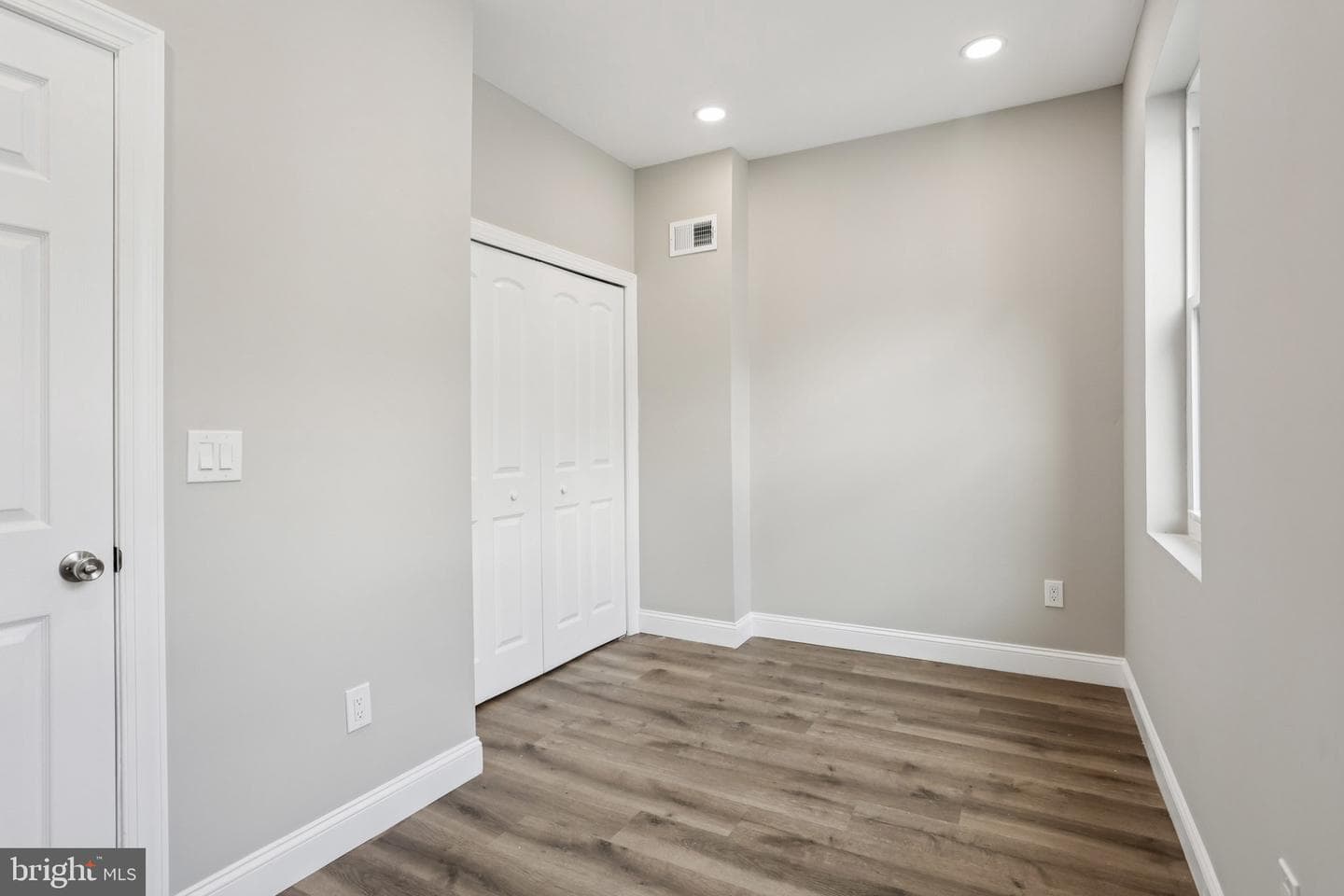 2225 N Waterloo Street photo 16