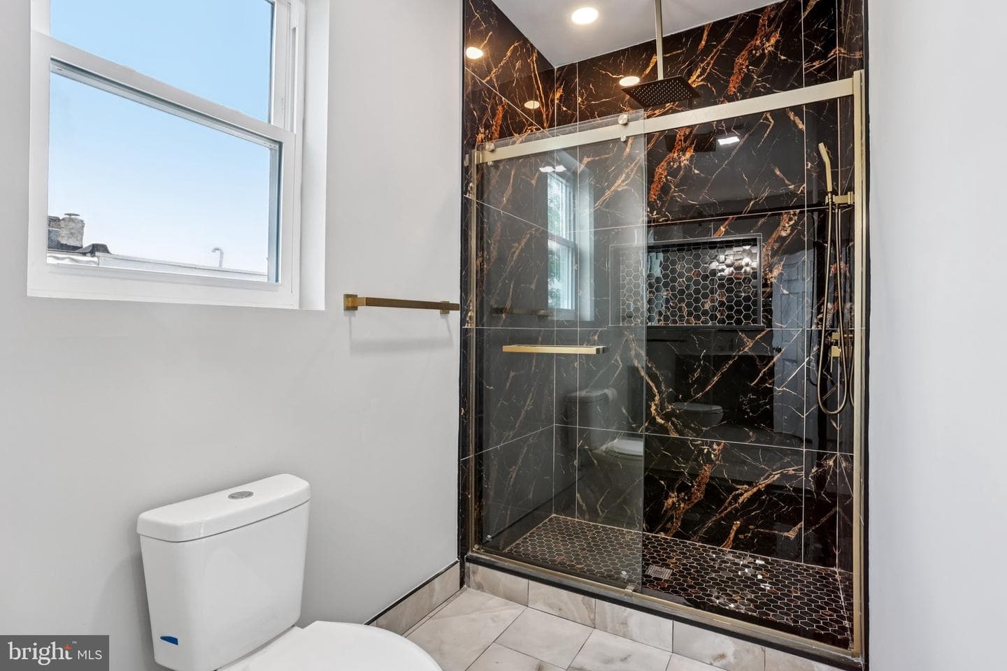 2225 N Waterloo Street photo 29