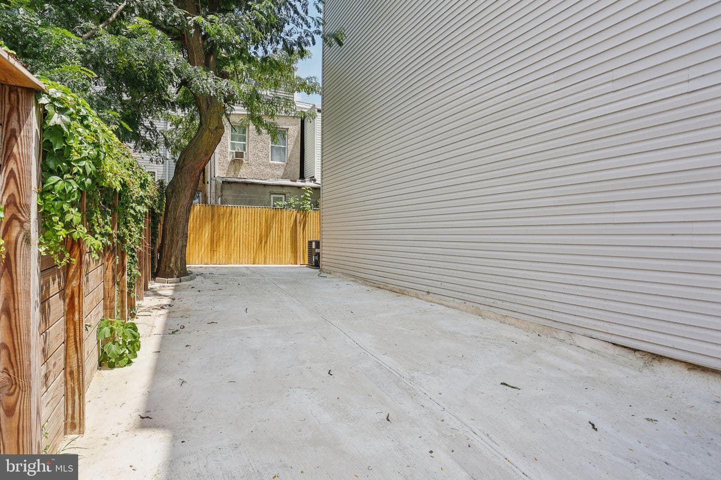 2225 N Waterloo Street photo 35