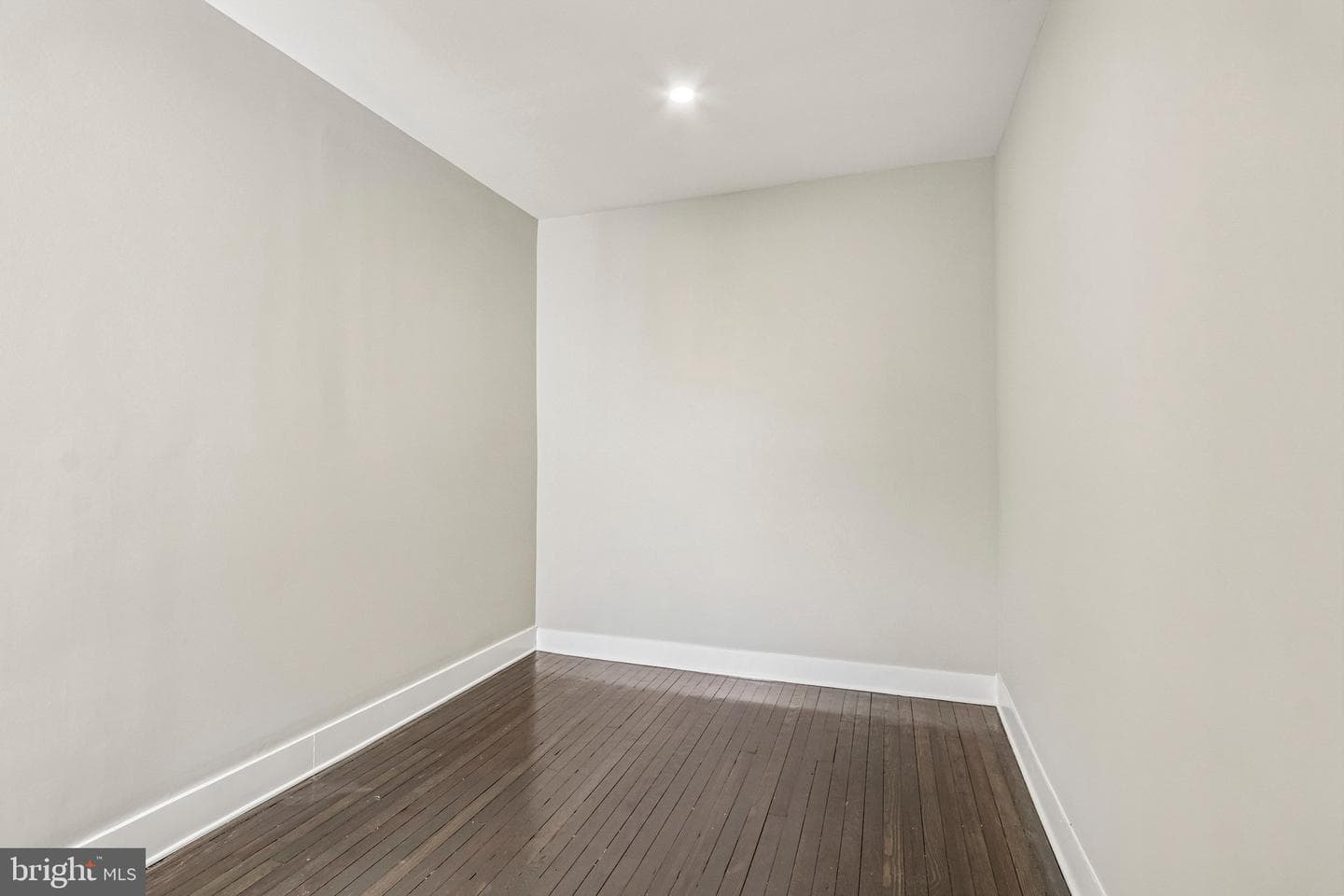 2075 E Venango Street photo 21