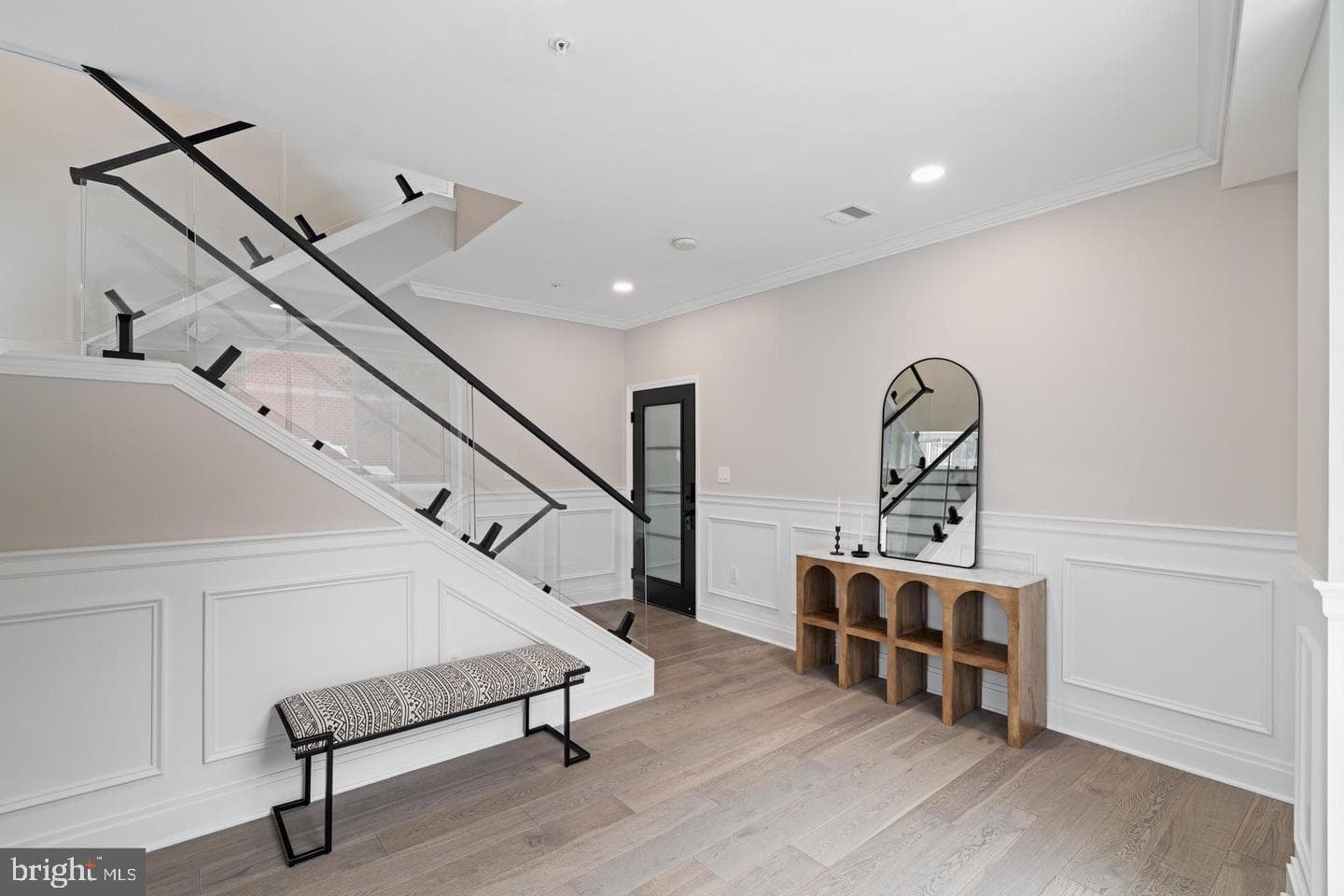 246 Montrose Street photo 3