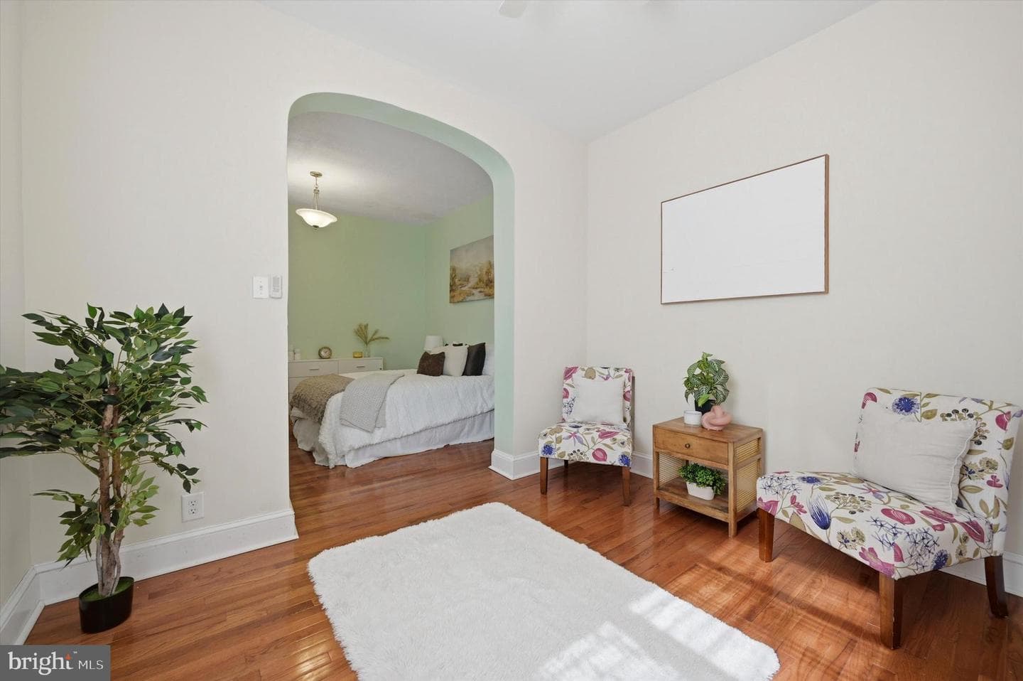 1127 Green Street photo 15