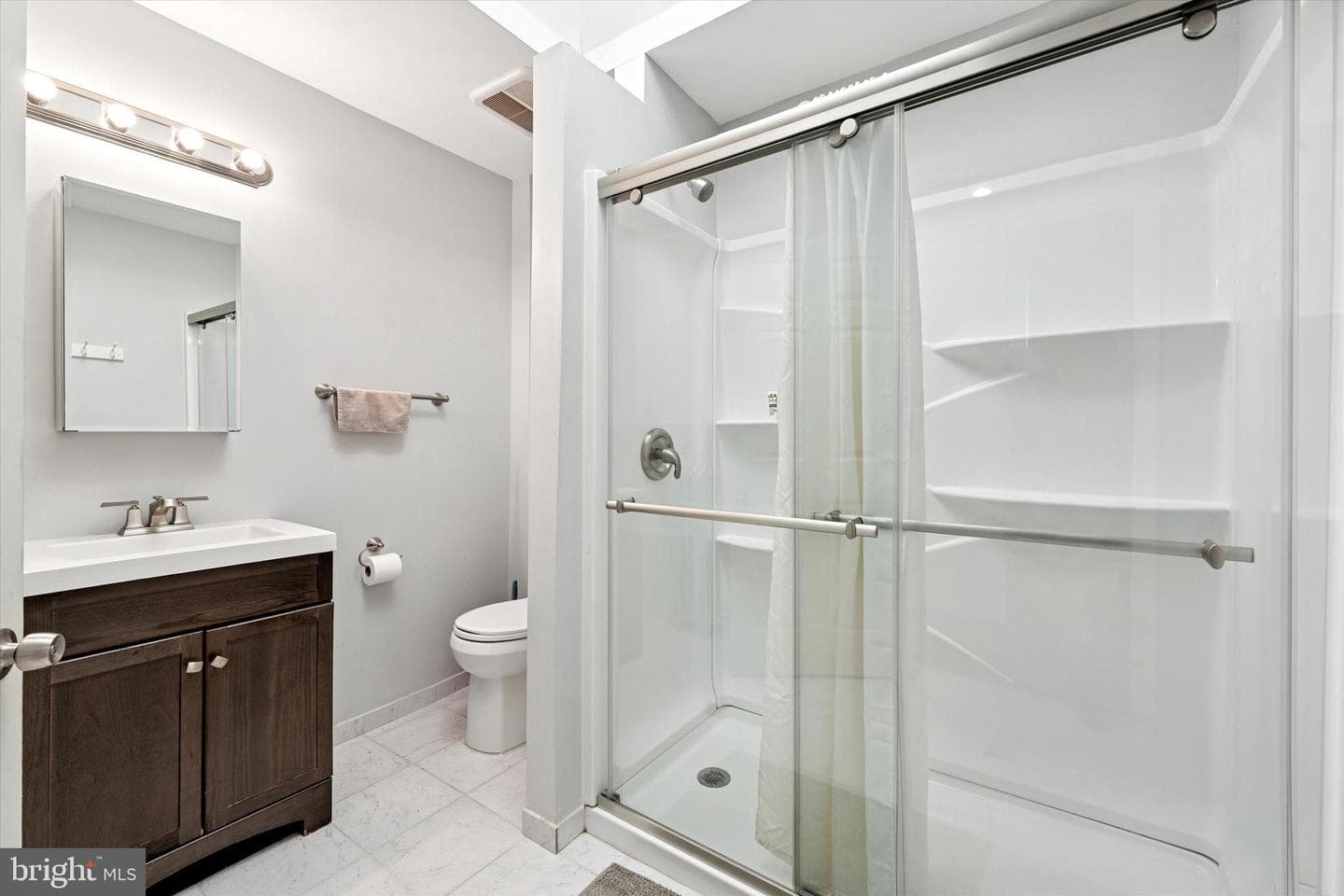 1127 Green Street photo 18