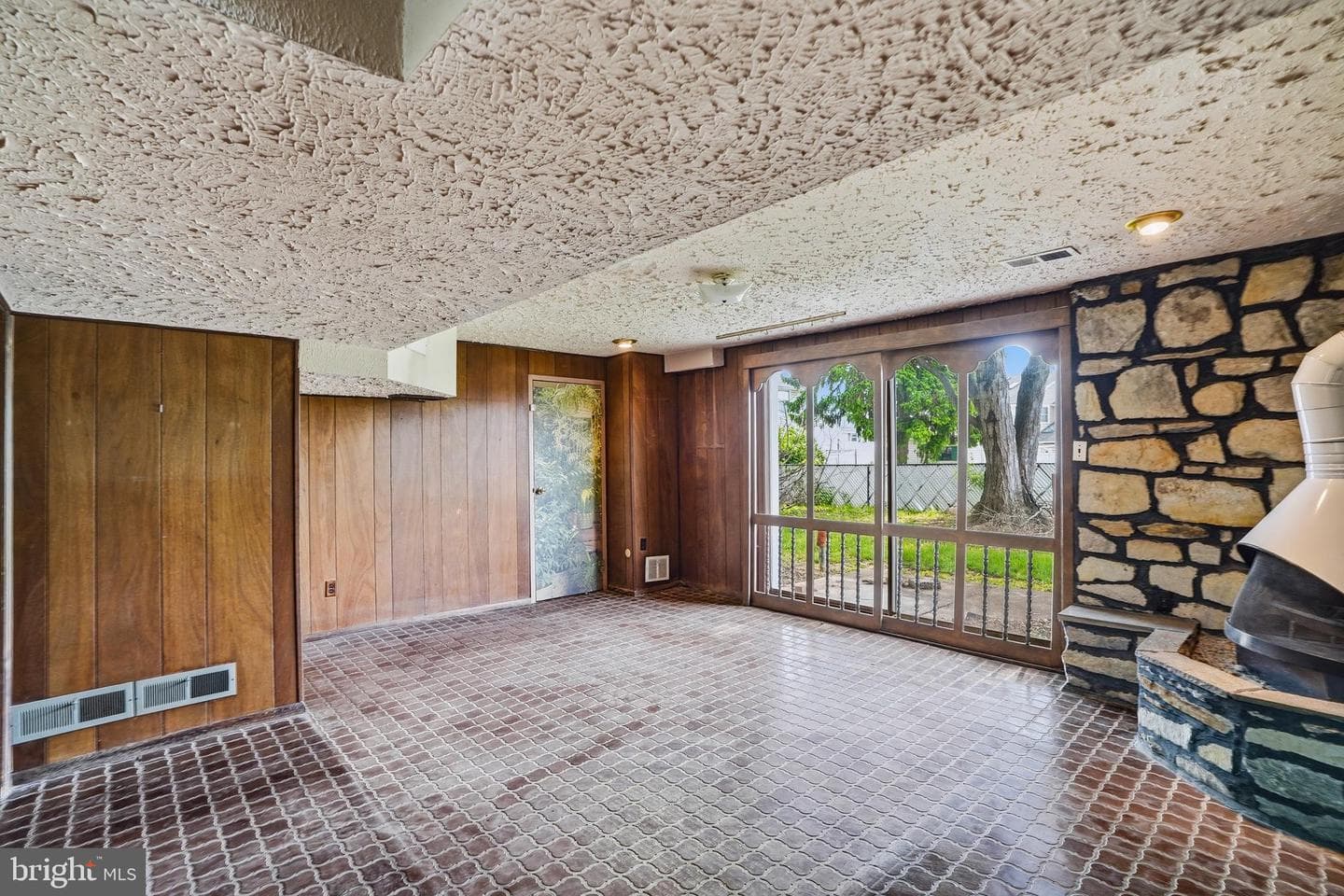 10113 Galahad Road photo 34