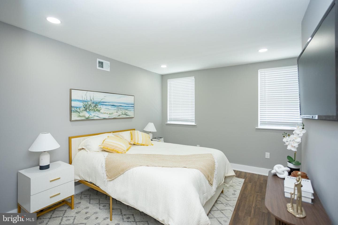 429 Tasker Street photo 32