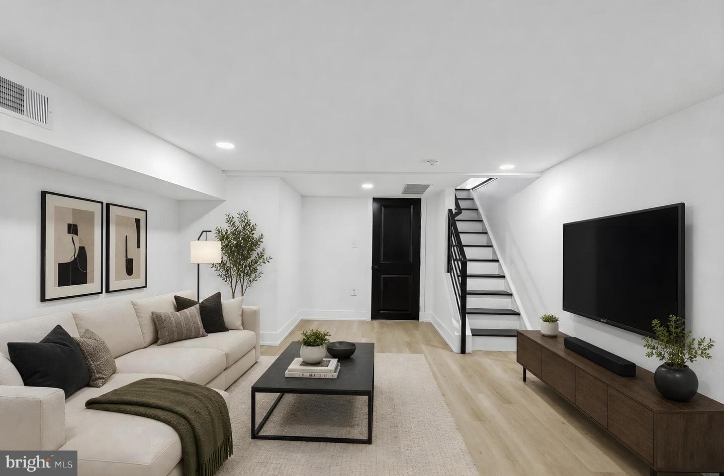 320 Wharton Street photo 7