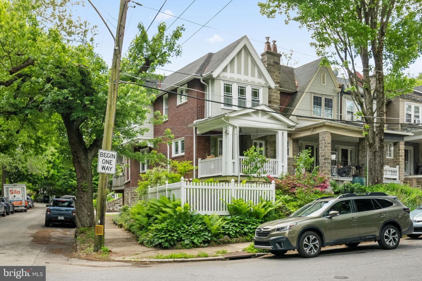 156 E Roumfort Road photo 10