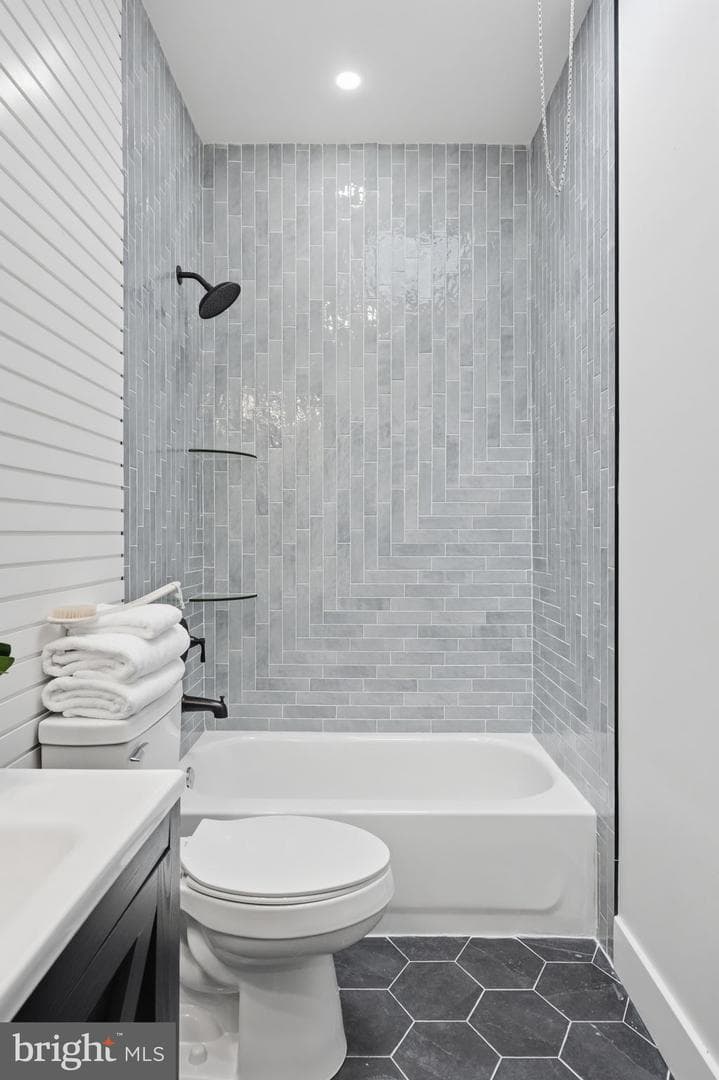 512 S Yewdall Street photo 23