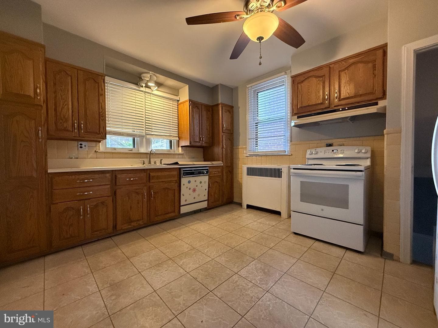 3148 Rawle Street photo 7