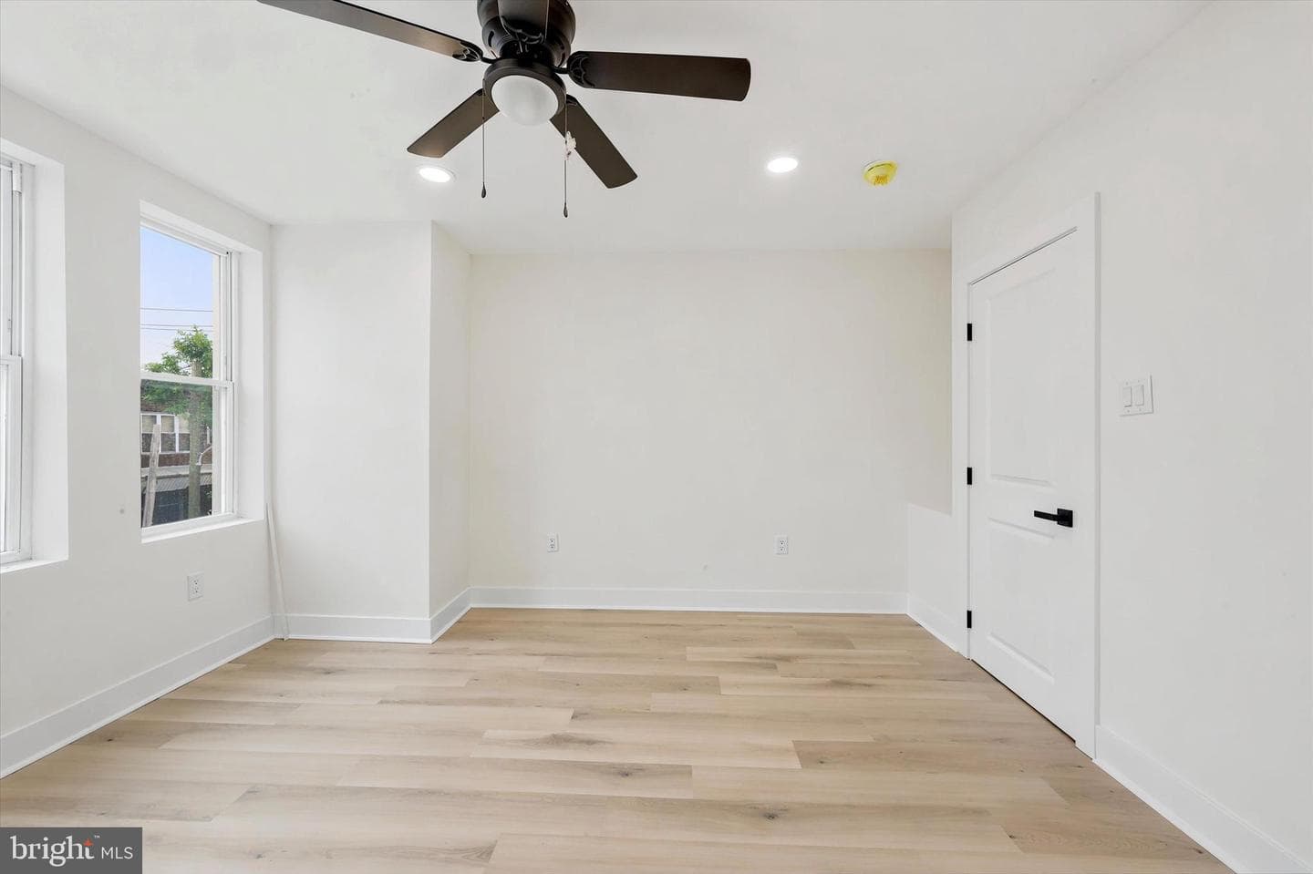 5751 Rodman Street photo 10
