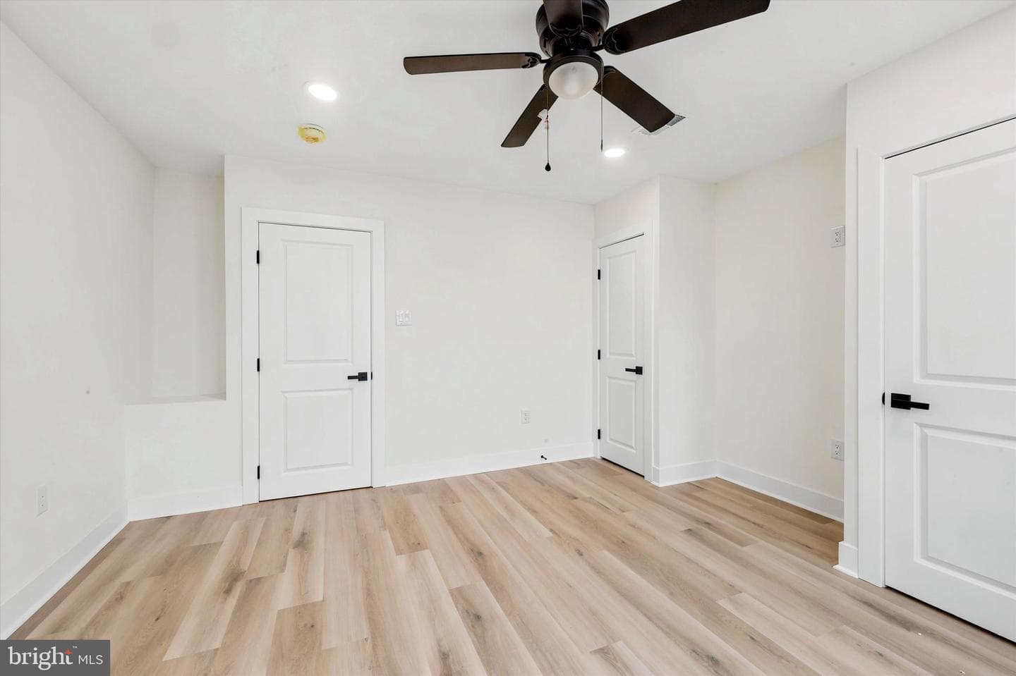 5751 Rodman Street photo 18