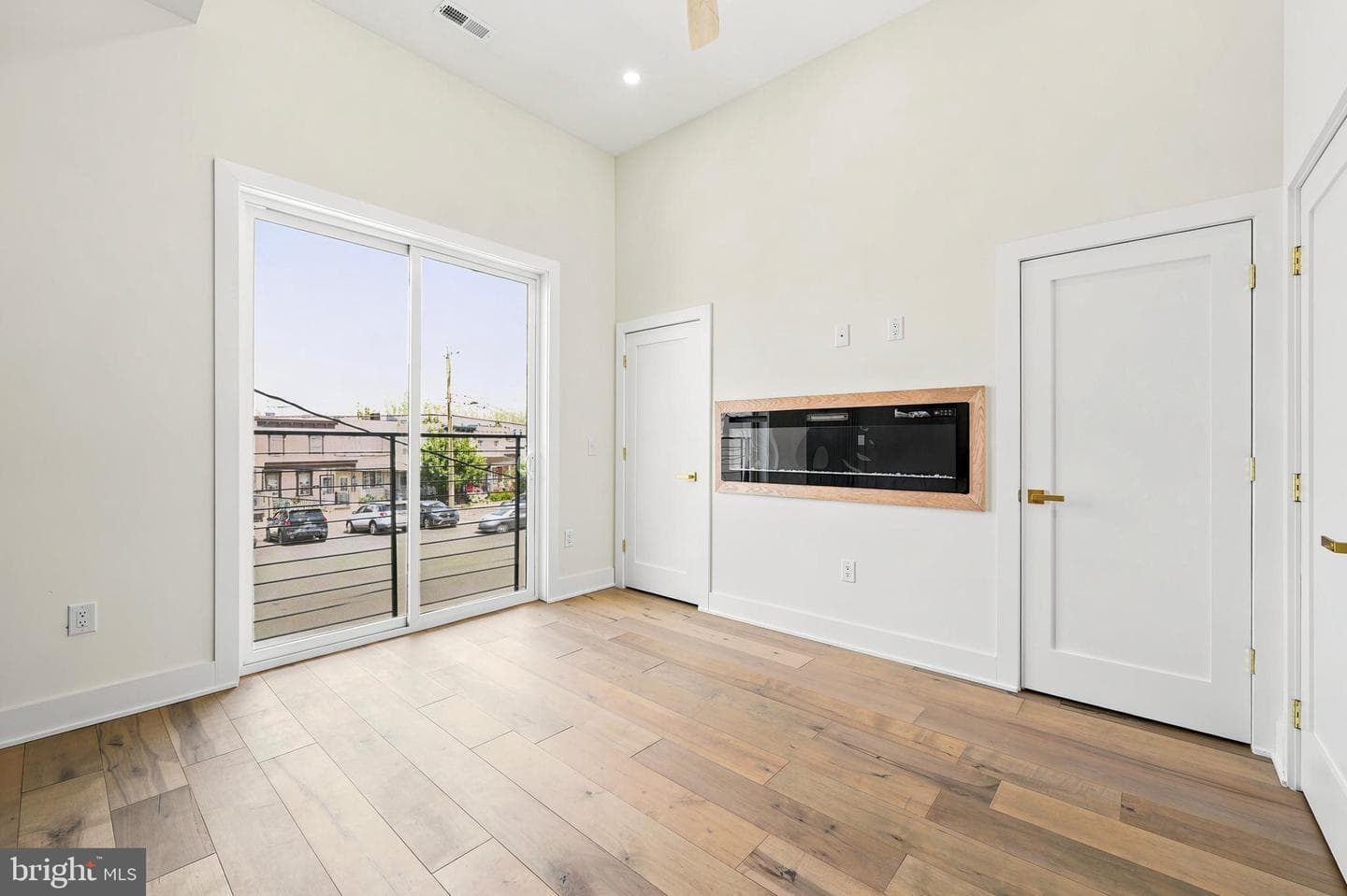 2506 E York Street photo 27