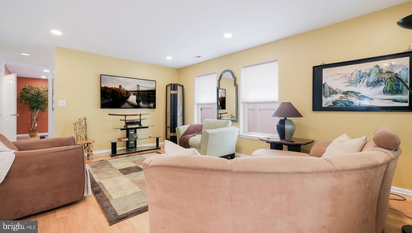1811 N Franklin Street photo 9