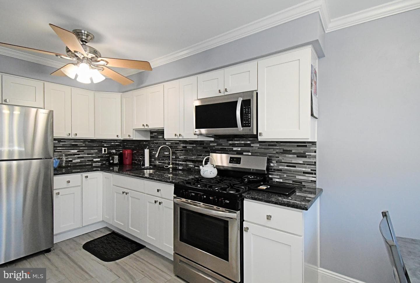 3349 Holme Avenue photo 11
