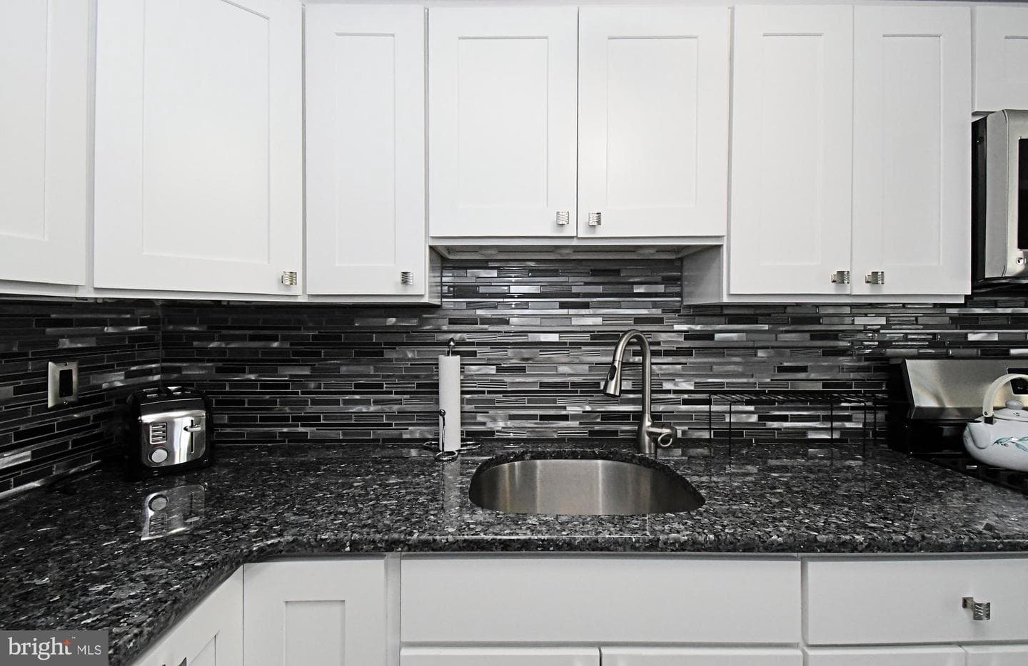 3349 Holme Avenue photo 14