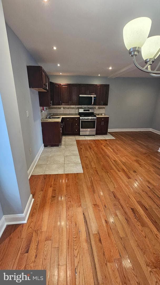 4124 Longshore Avenue photo 9