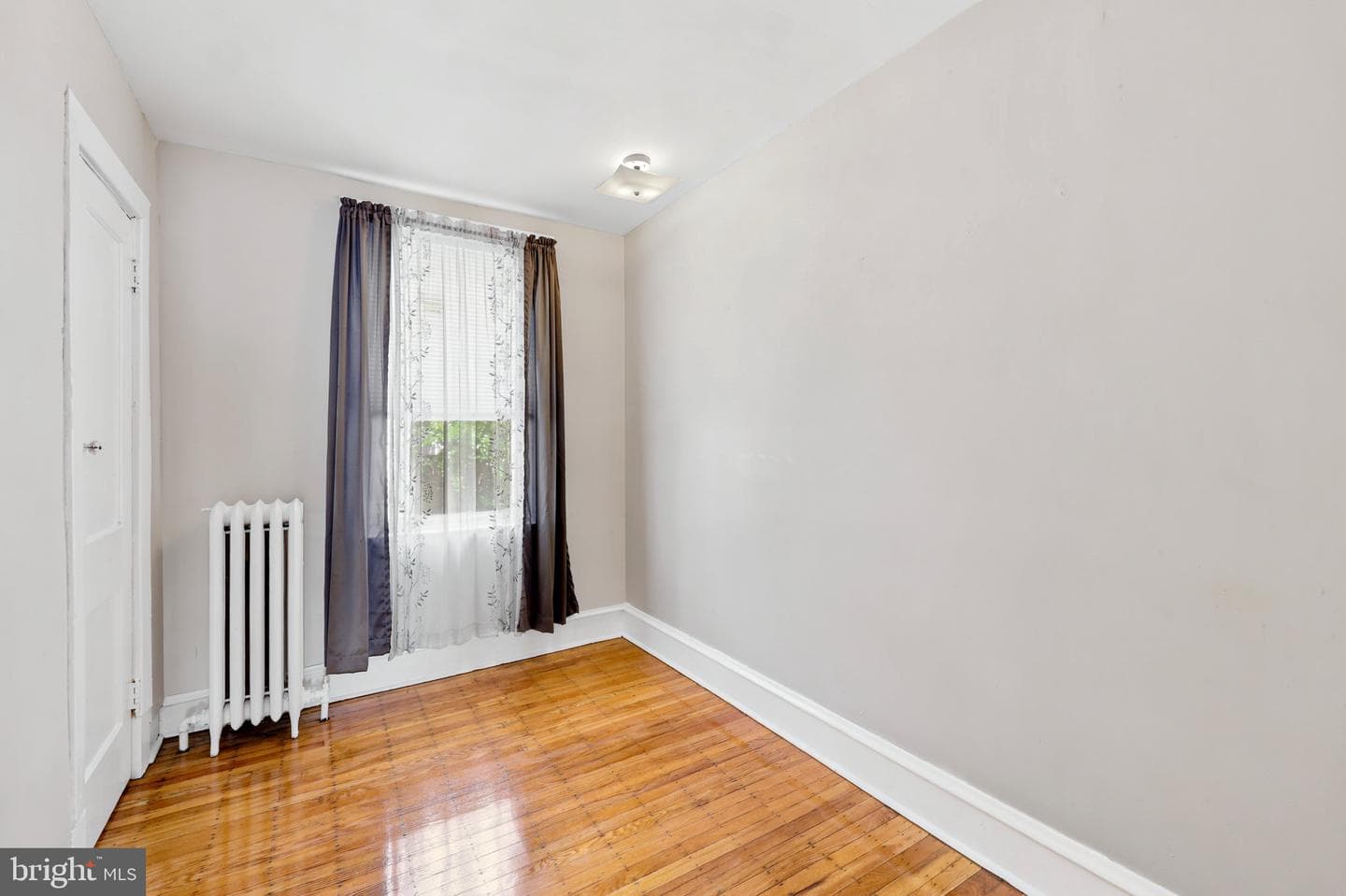 869 E Price Street photo 13