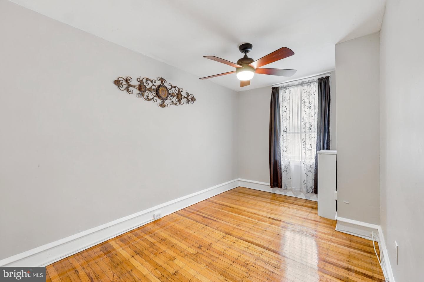 869 E Price Street photo 15