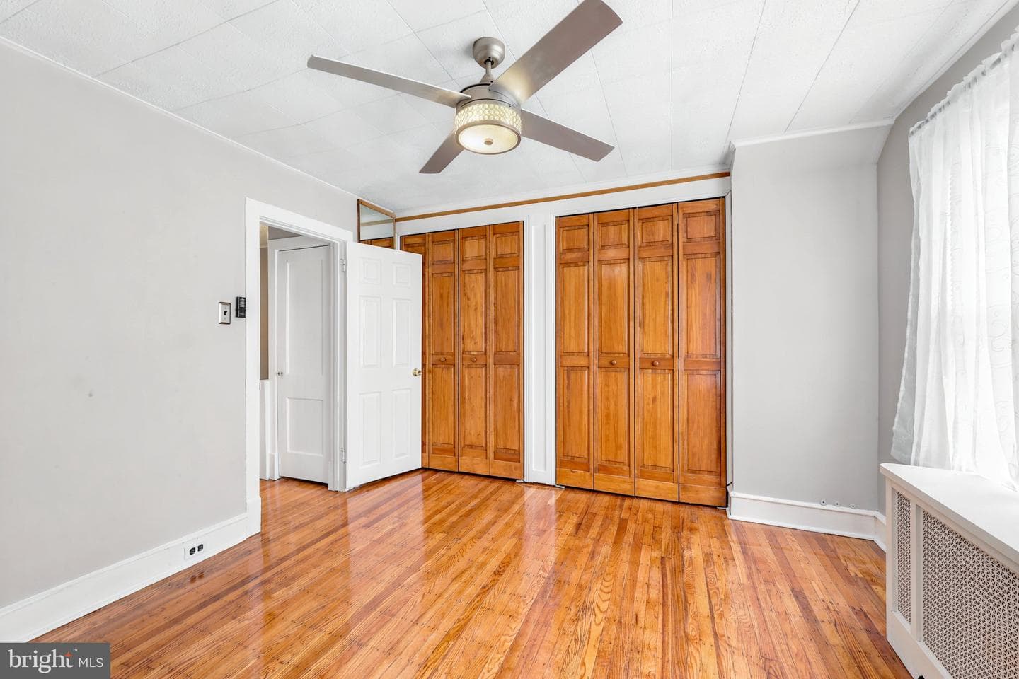 869 E Price Street photo 20
