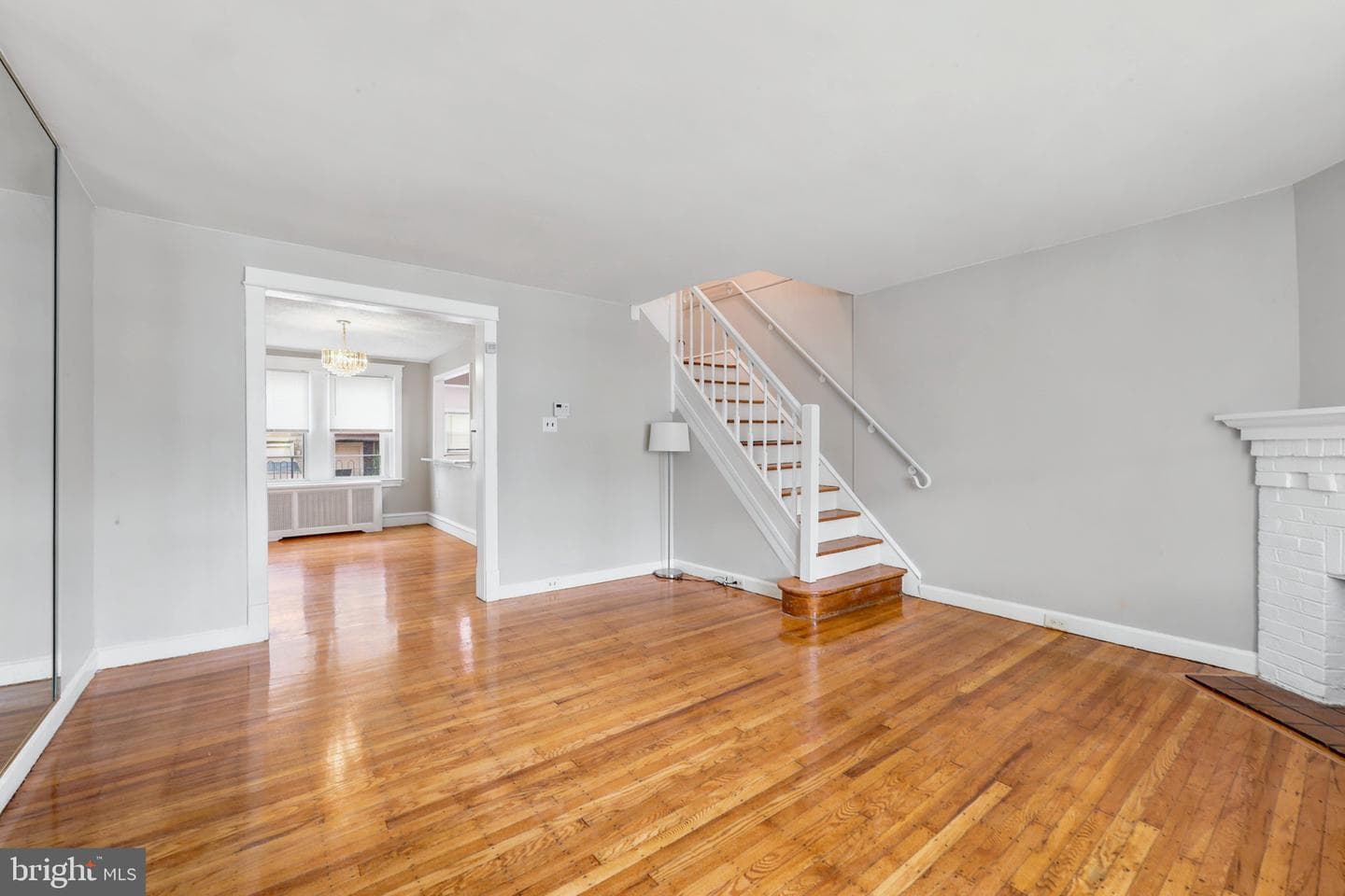 869 E Price Street photo 3