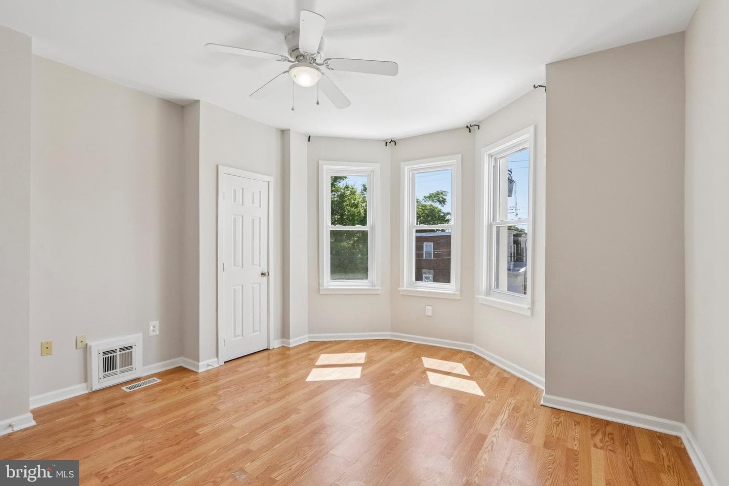5217 Greenway Avenue photo 30