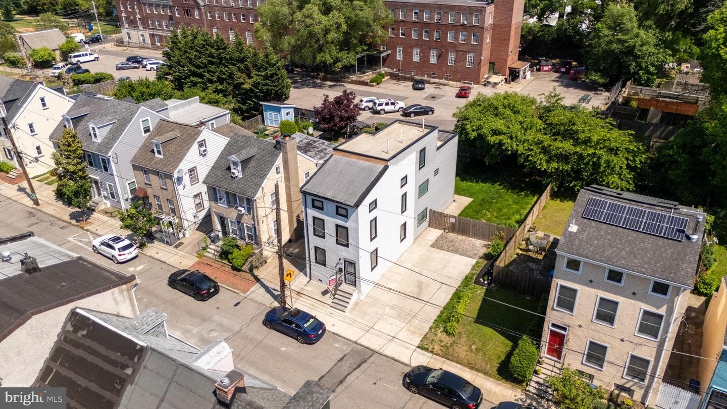 140 W Price Street photo 33