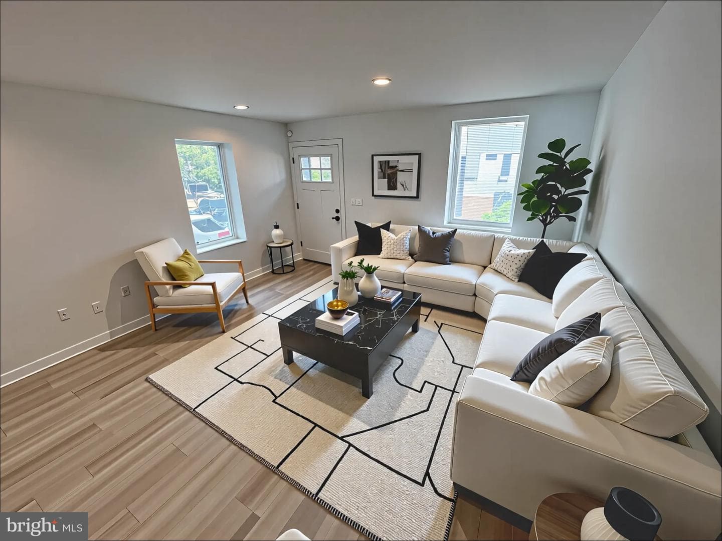140 W Price Street photo 4