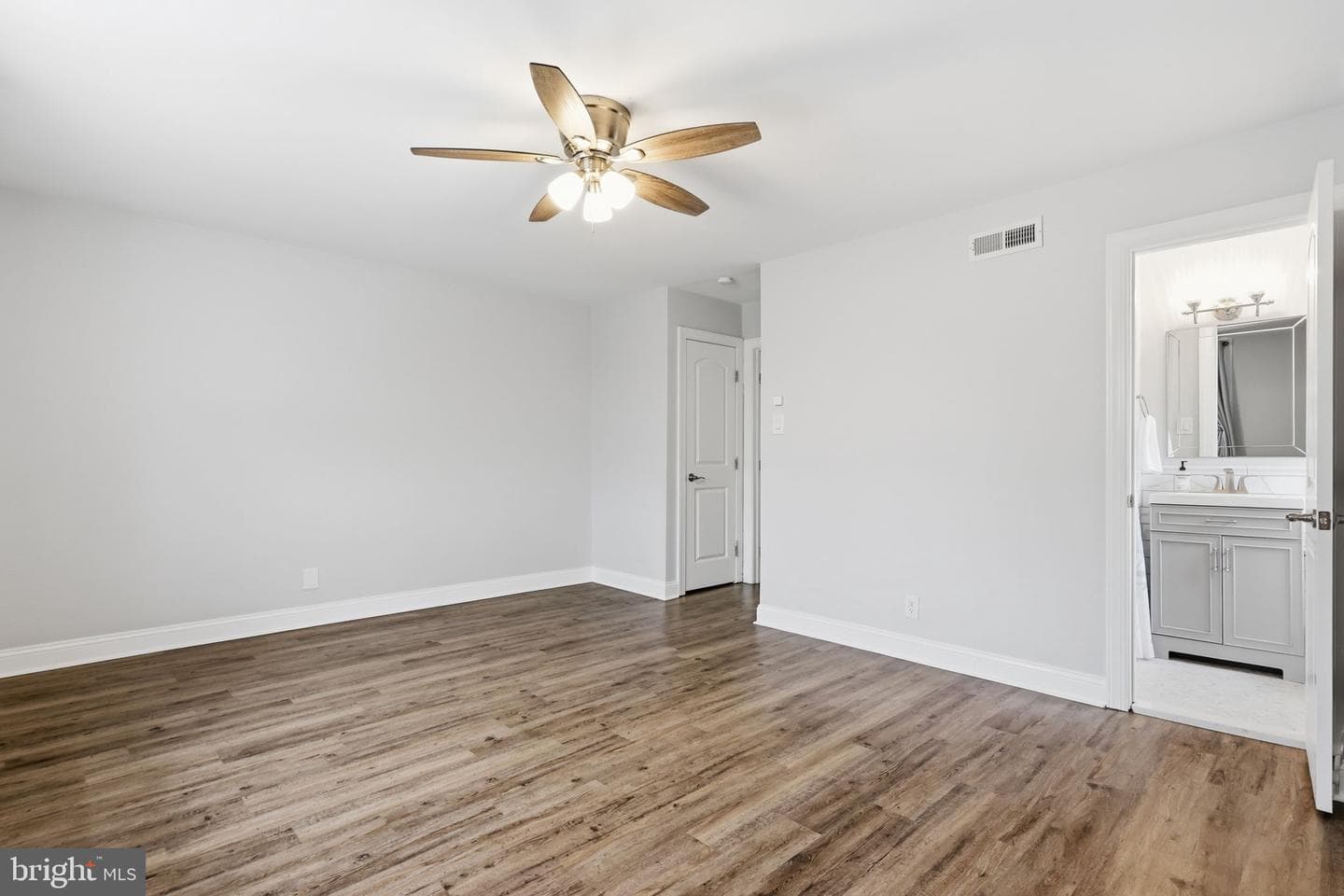 1315 E Cliveden Street photo 21