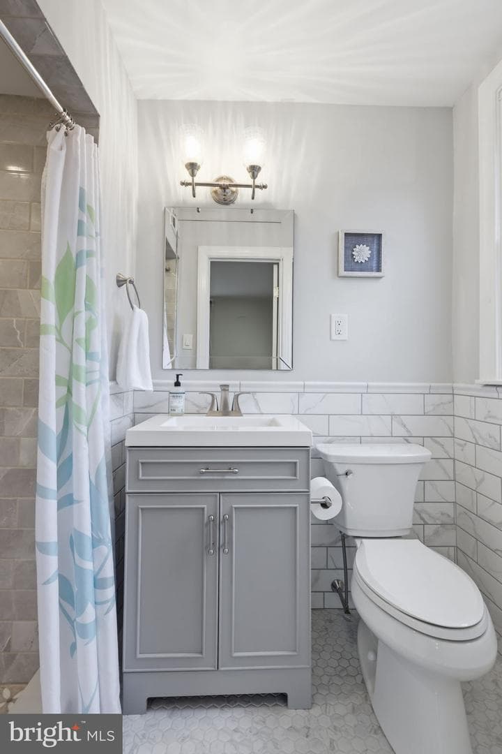 1315 E Cliveden Street photo 24