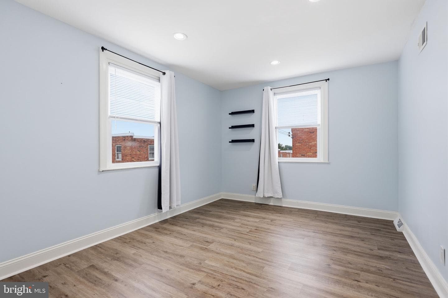 1315 E Cliveden Street photo 29