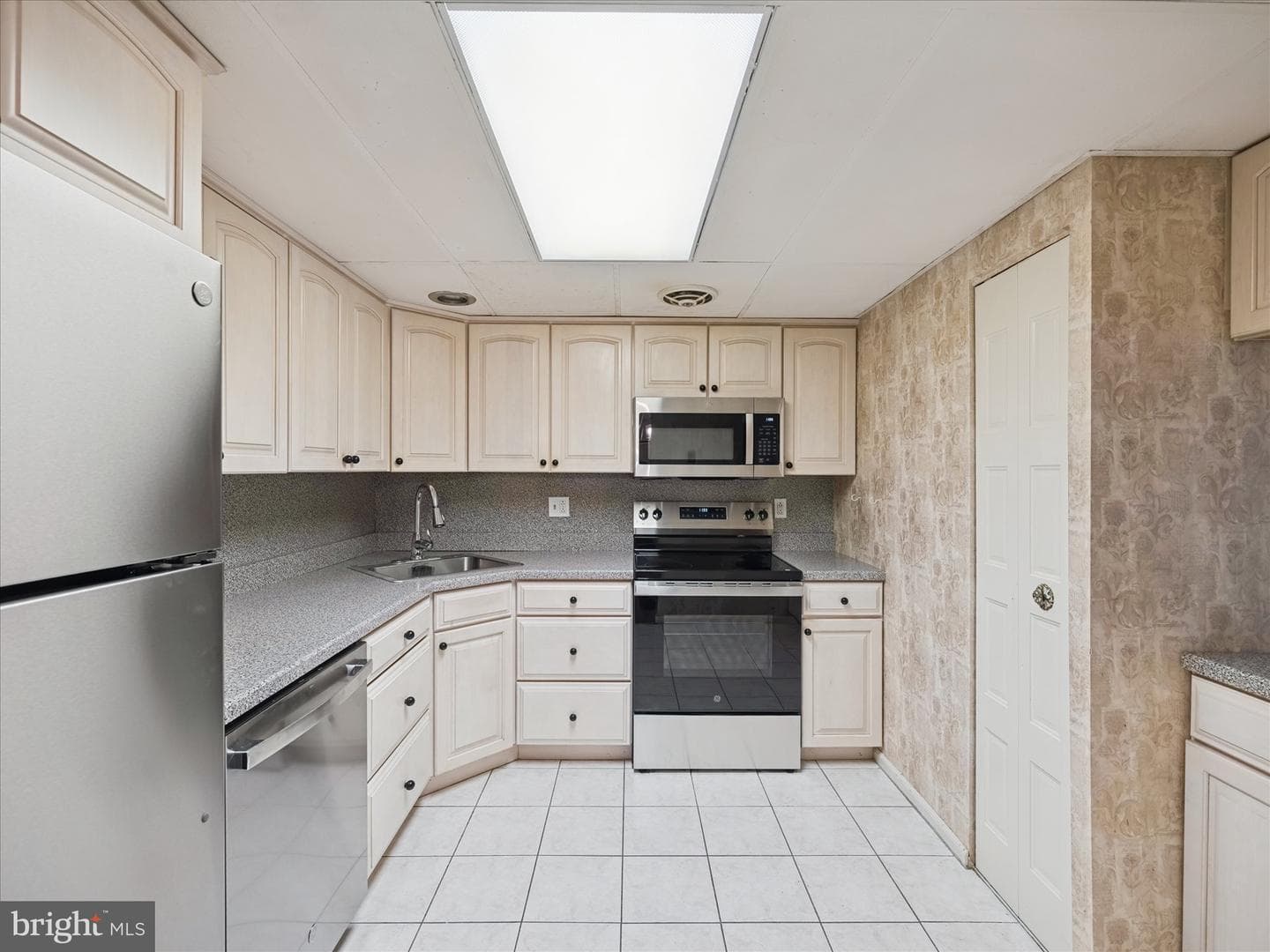 3204 Delaire Landing Road #3204 photo 10