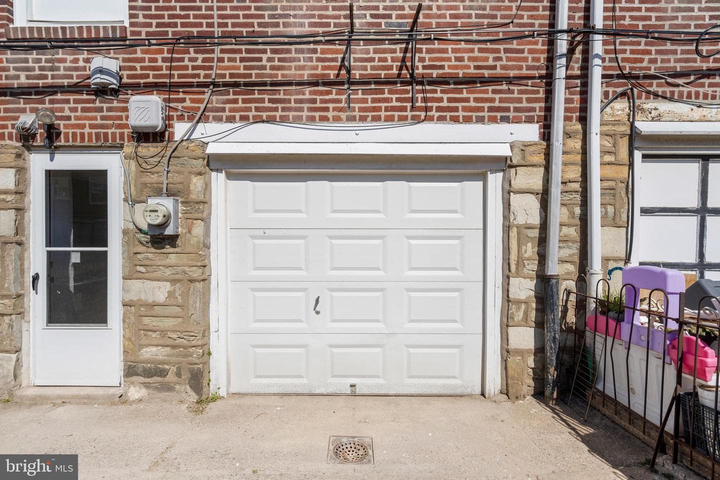 7233 Rupert Street photo 23