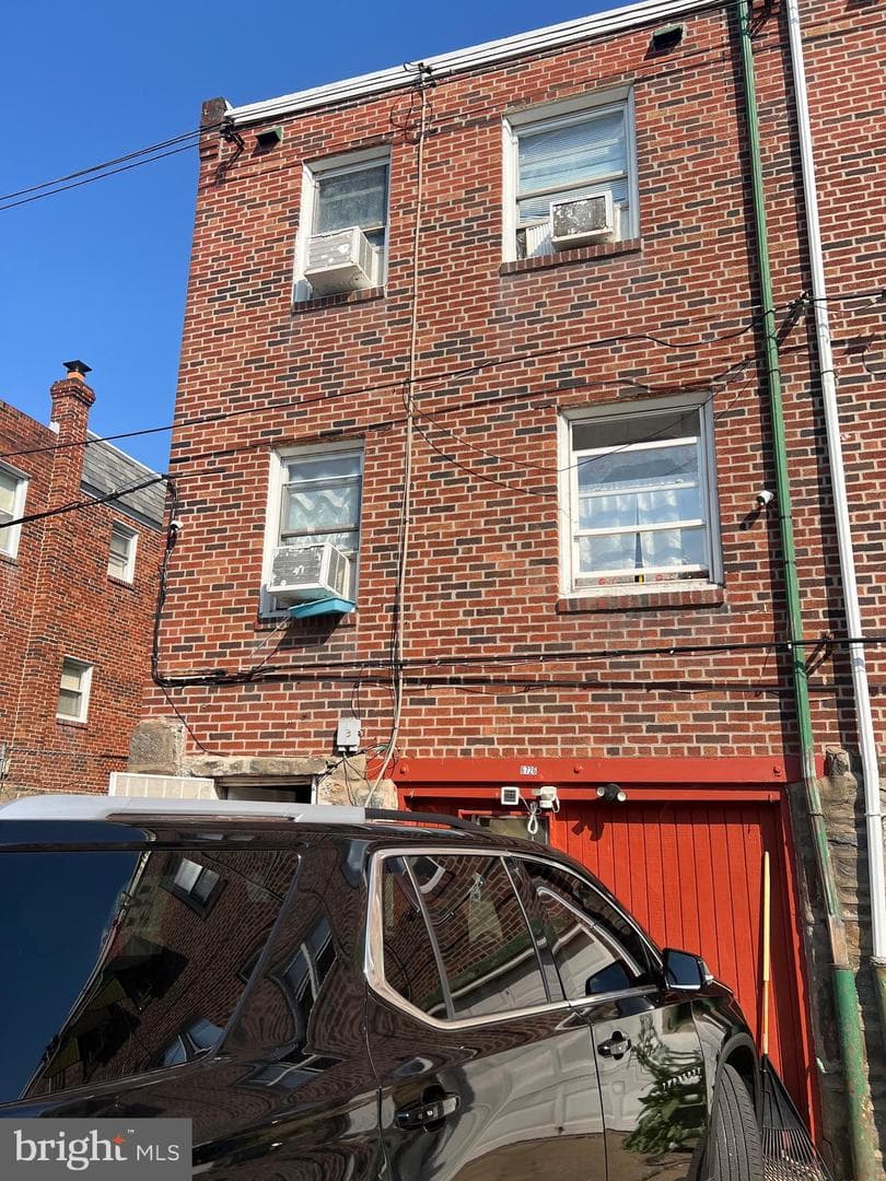 6726 Akron Street photo 4