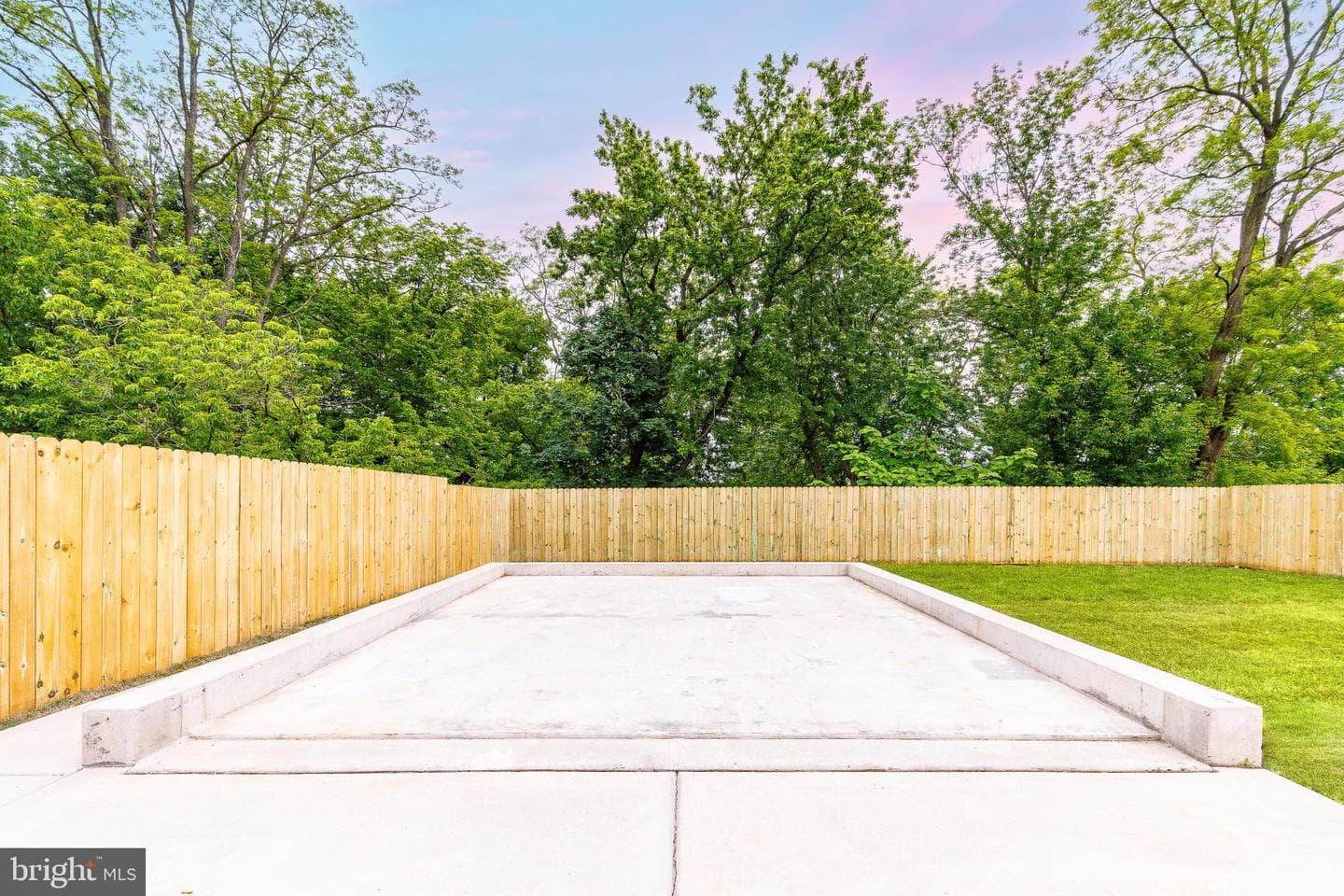 9739 Krewstown photo 68