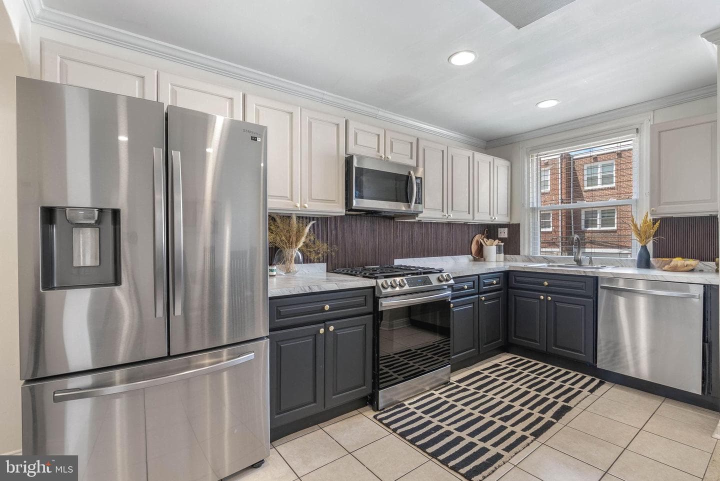 1151 E Dorset Street photo 6