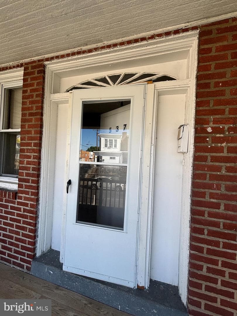 537 Anchor Street photo 2