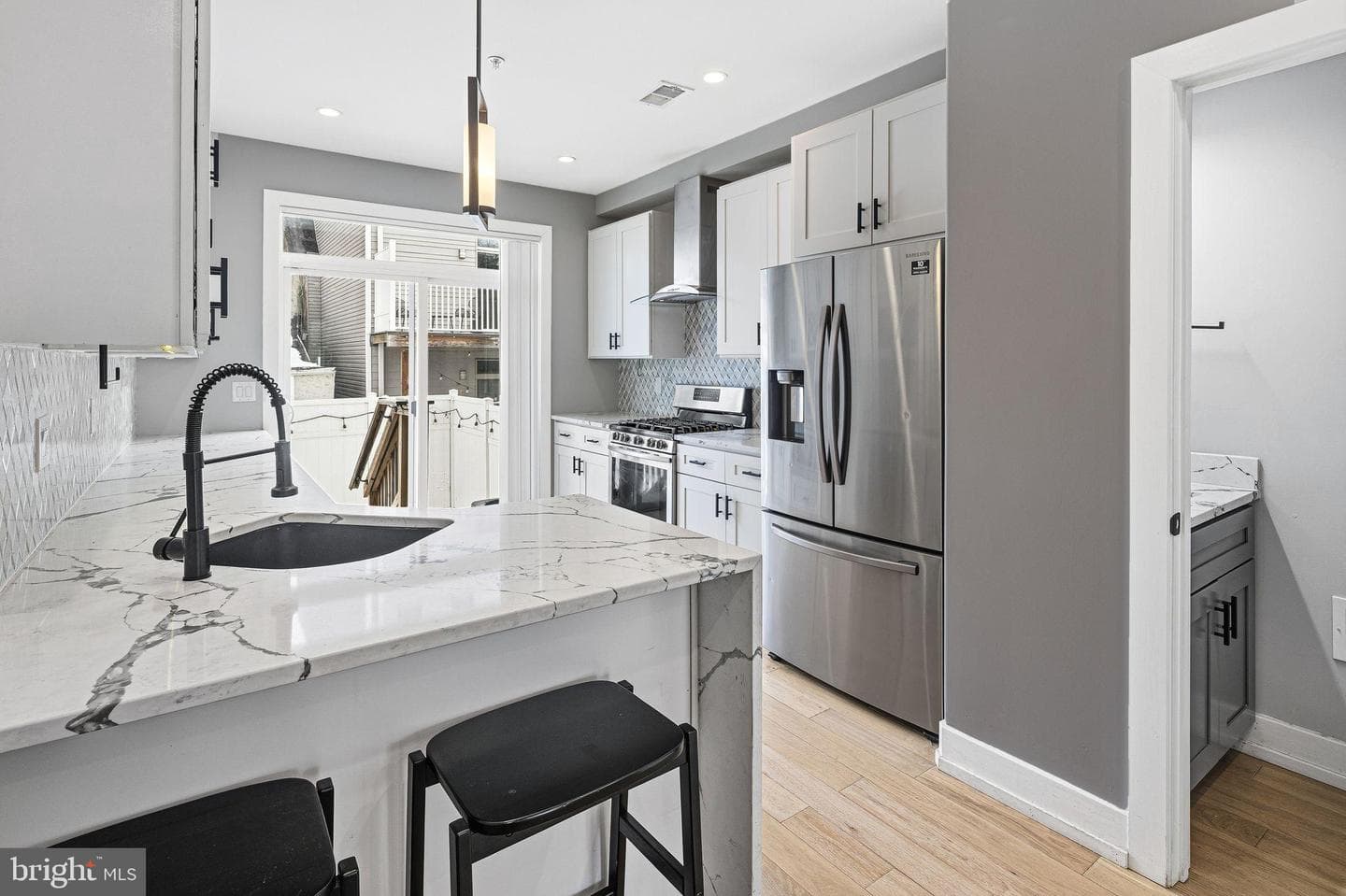 1135 E Berks Street photo 42