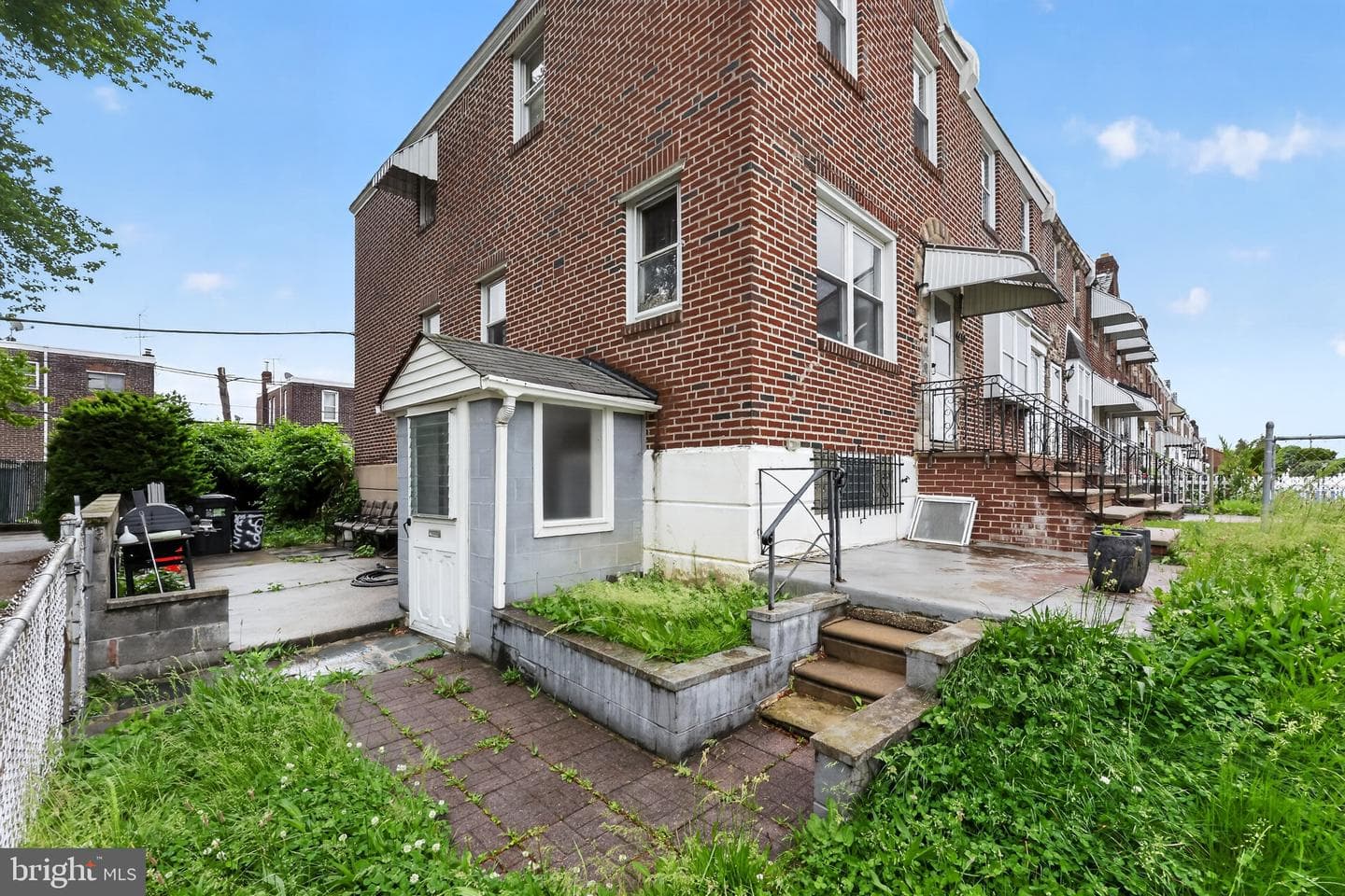 6651 Gillespie Street photo 26