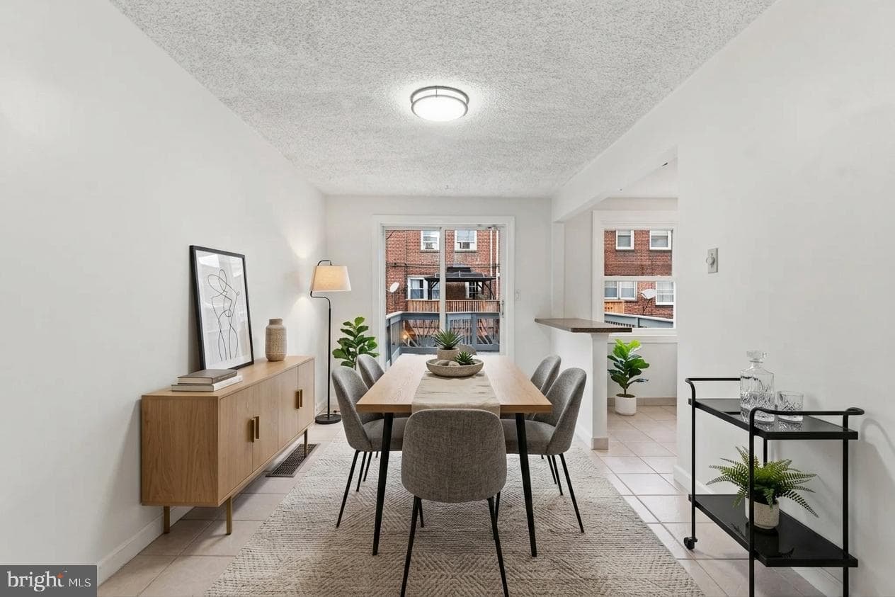 7020 Kindred St photo 5