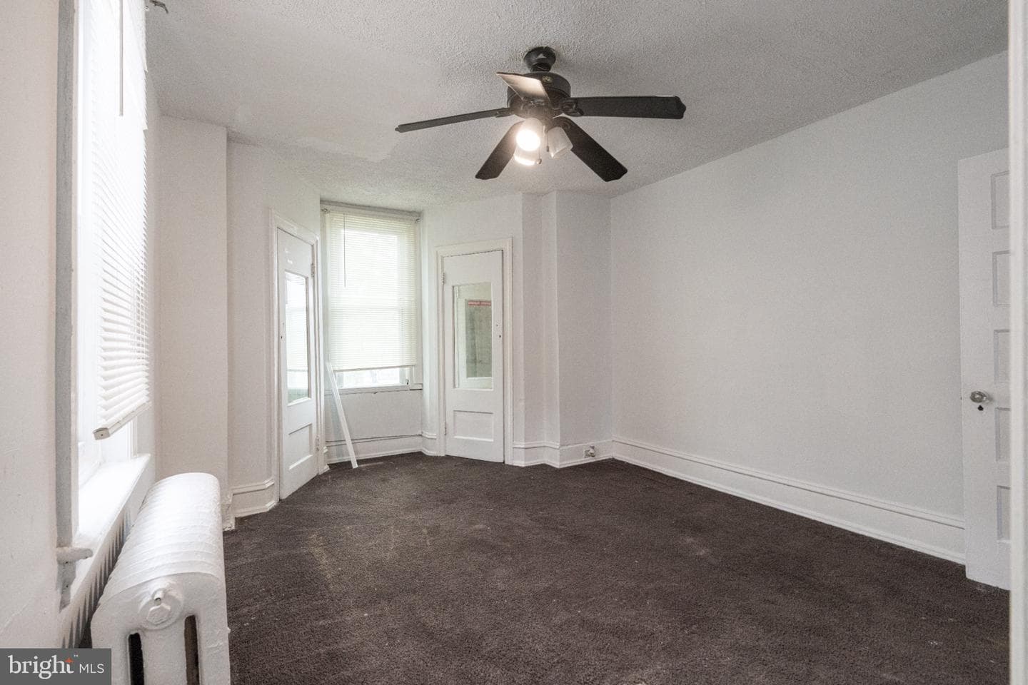 5630 Larchwood Avenue photo 8