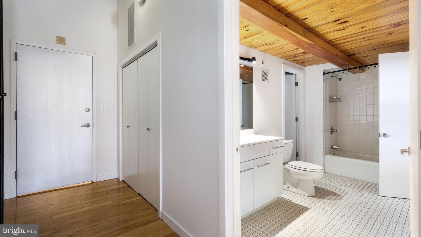 1027 Arch Street #407 photo 15